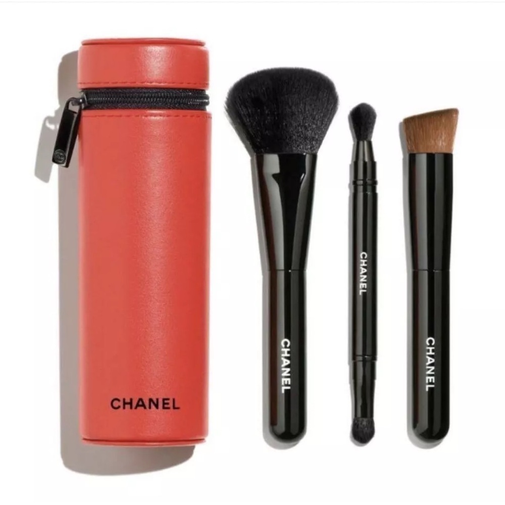 New Chanel Limited Edition Les Pinceaux Brushes Set Coral